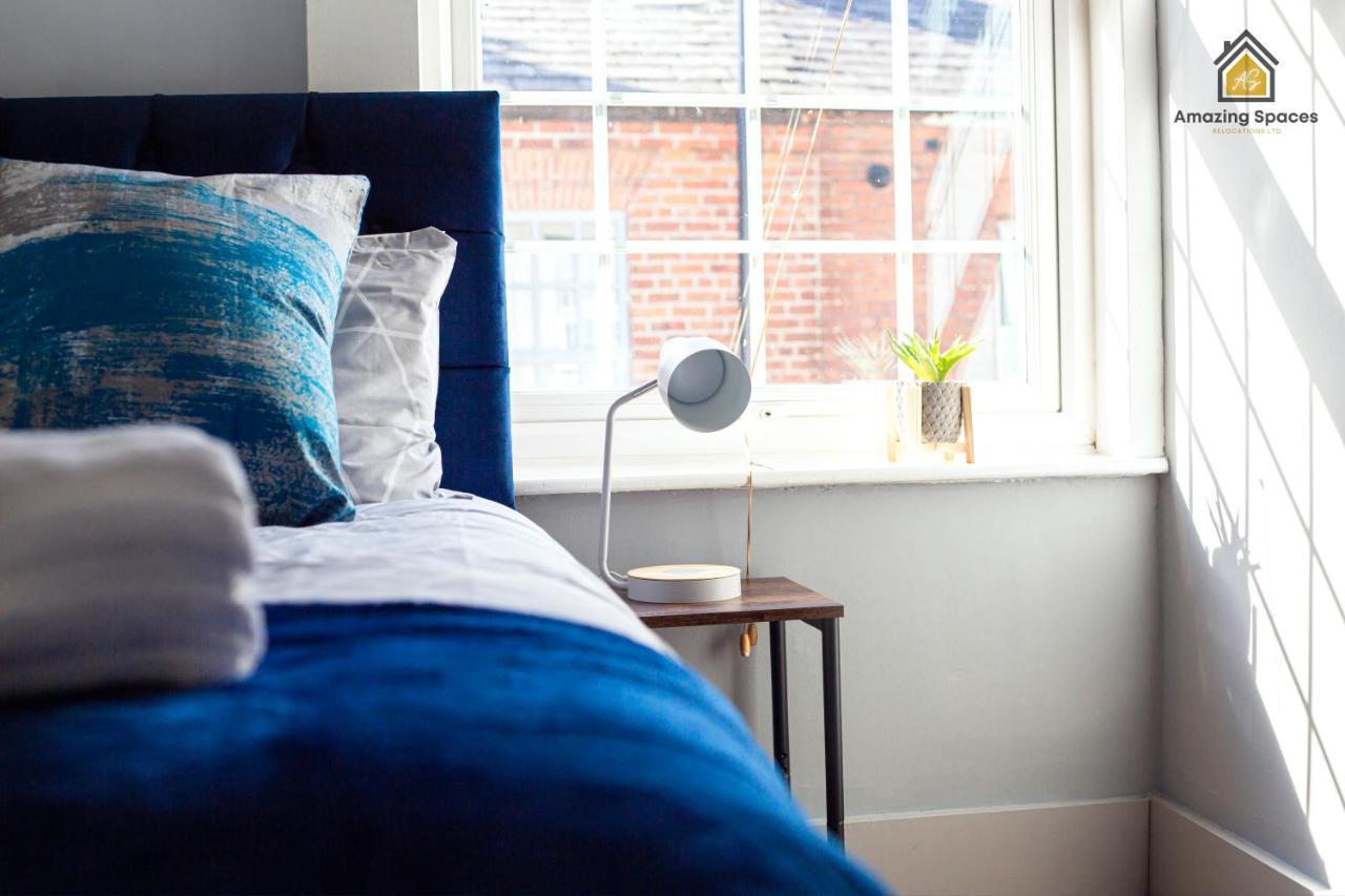 City Centre 2 Bed Flat Sleeps 3 For Work And Leisure With Free Wifi By Amazing Spaces Relocations Ltd Уоррингтон Экстерьер фото